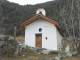 Chapelle St Romuald qui se trouve au Serre,partie du hameau des Escoyères,c'est une chapelle qui a été construite aprés qu'une avalanche se soit partagée à cet endroit,la precédente avait emporté les maisons,une seule fut reconstruite (c) Claude Philip - Quariates des Escoyères
800*600 pixels (90317 octets)(i6259)