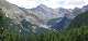  Dans la montée au lac sur le GR5 vue sur le Vallon d'Albert. Au fond le Queyrellet. A droite la montagne de la Riche. (c) Christophe ANTOINE
550*263 pixels (20078 octets)(i1712)