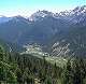 La Chalp d'Arvieux depuis le bois Noir. De Gauche à droite dans le fond: le col de Fontouse la Dent du Ratier et le col de Furfande.(c) Christophe ANTOINE
450*441 pixels (32401 octets)(i242)