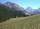 Le chalet de la Medille. Dans le fond de gauche à droite: Le col Pisset, le sommet d'Olive et le Viso. (c) Christophe ANTOINE
509*373 pixels (29809 octets)(i337)