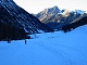  Descente de la piste de ski au nord de Coste Belle un peu avant la Cîme du Mélezet. En face : le pic de Guillestre. (c) Christophe ANTOINE
500*375 pixels (17302 octets)(i4095)