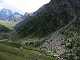  Au niveau du grand Belvédère. Vue sur le Guil et le Viso au loin.  A droite du Viso: la Pointe Joanne puis le col de Soustre. (c) Christophe ANTOINE
500*375 pixels (30295 octets)(i3796)