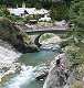 Départ de la via ferrata un peu après le pont du Pasquet. Un peu plus loin en amont c'est aussi le départ des rafts et canoës.
392*410 pixels (36450 octets)(i1833)